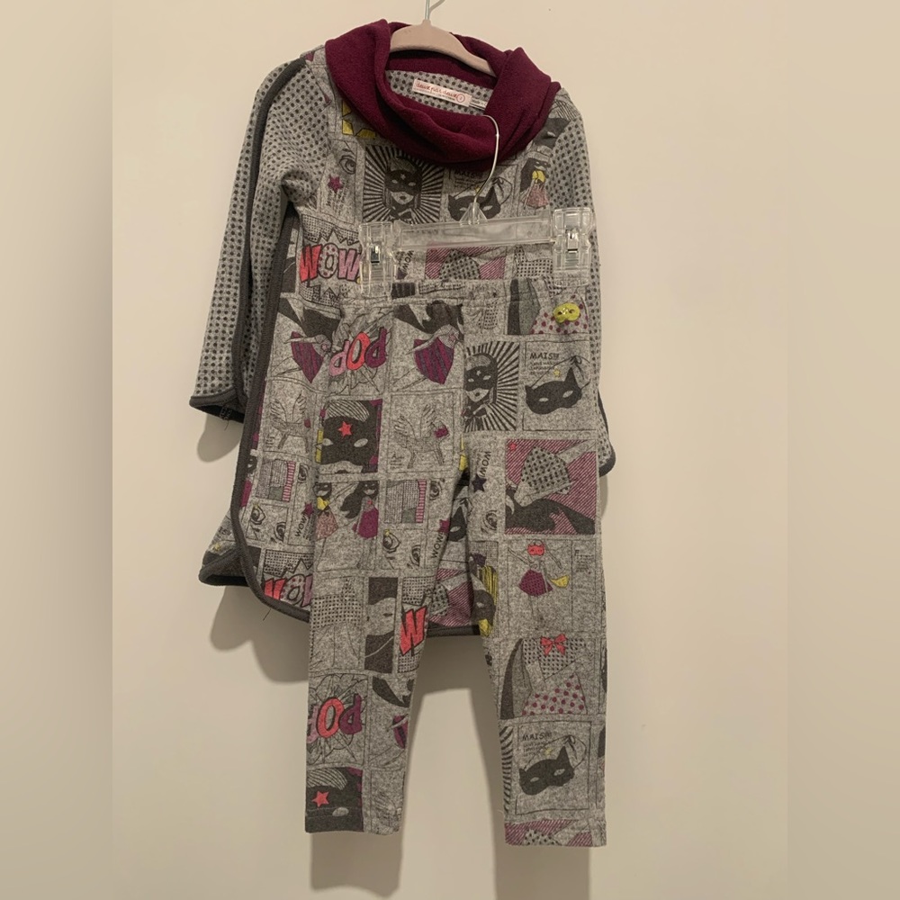 Deux par Deux 2 piece comic strip outfit. Size 2.